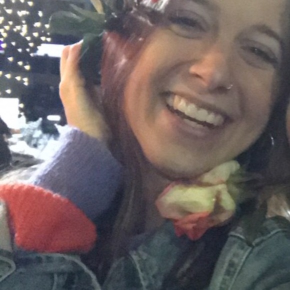 Meet your Posher, Emilee - Picture 1 of 1